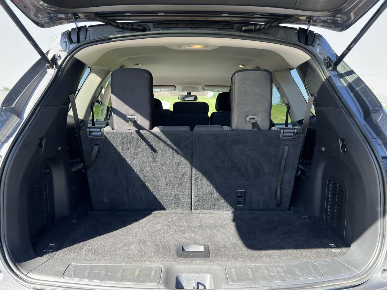 Nissan Pathfinder 4x4 SV 2017