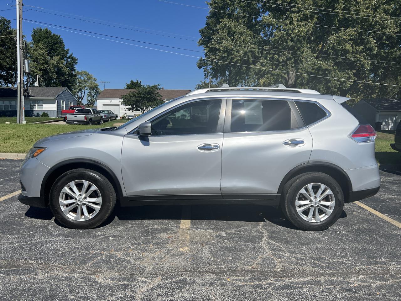 Nissan Rogue FWD 4dr SV 2015