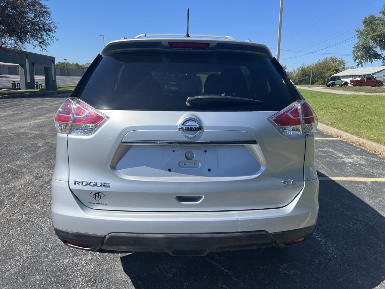 Nissan Rogue FWD 4dr SV 2015