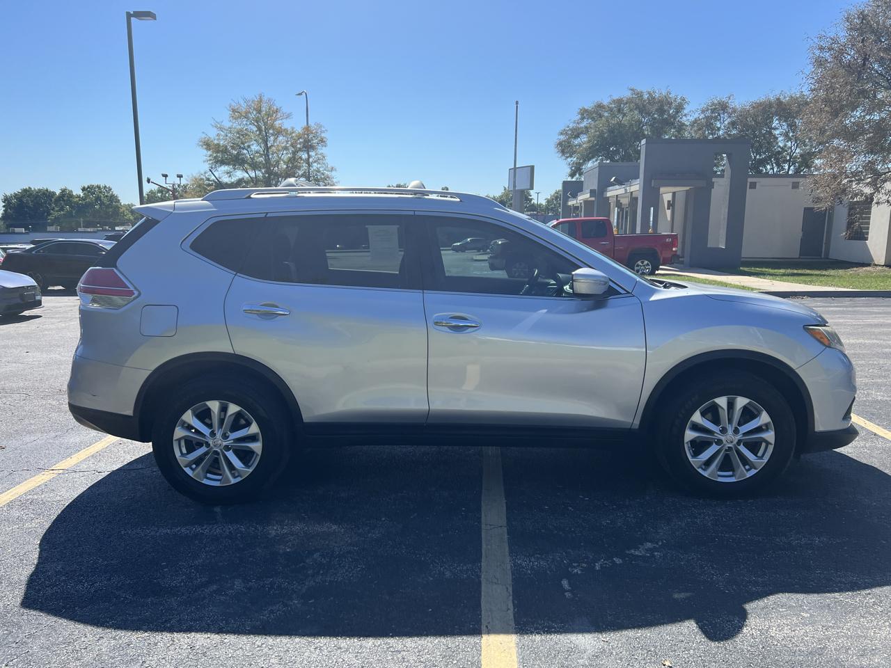 Nissan Rogue FWD 4dr SV 2015