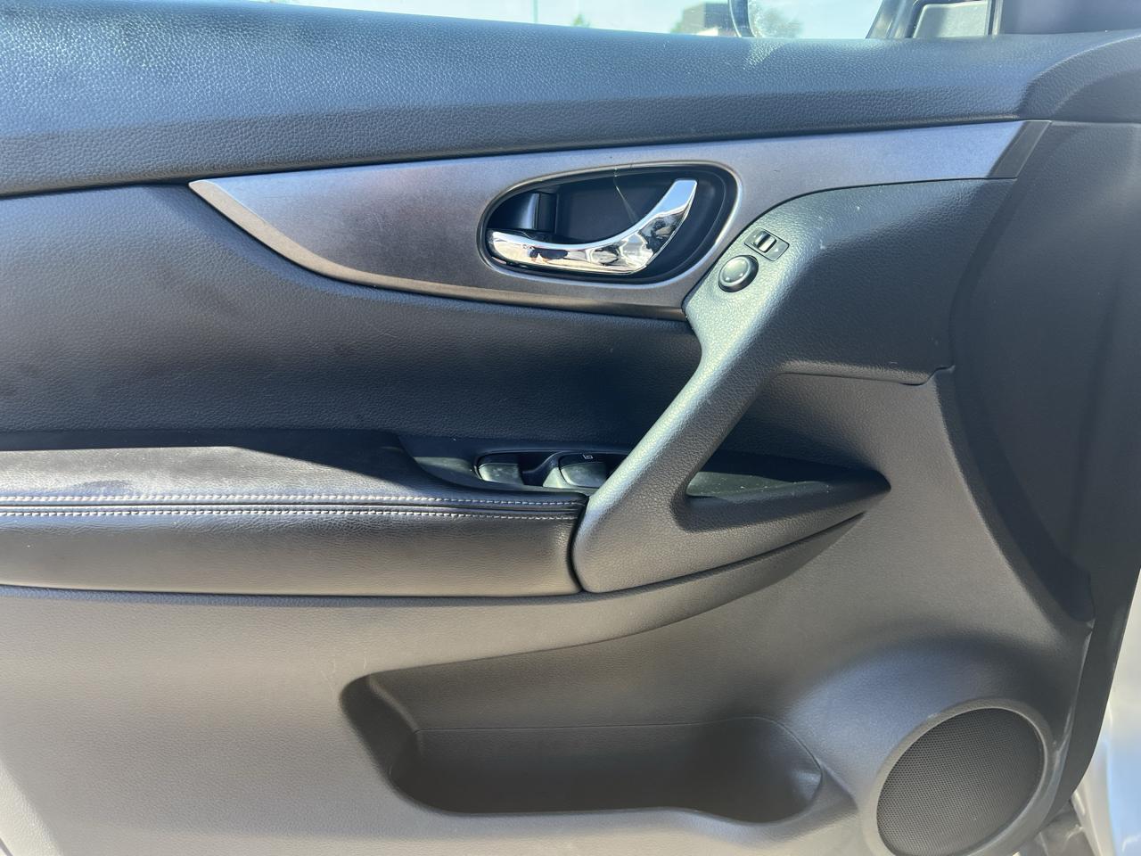 Nissan Rogue FWD 4dr SV 2015