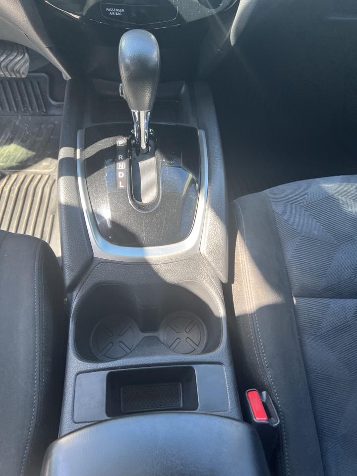Nissan Rogue FWD 4dr SV 2015