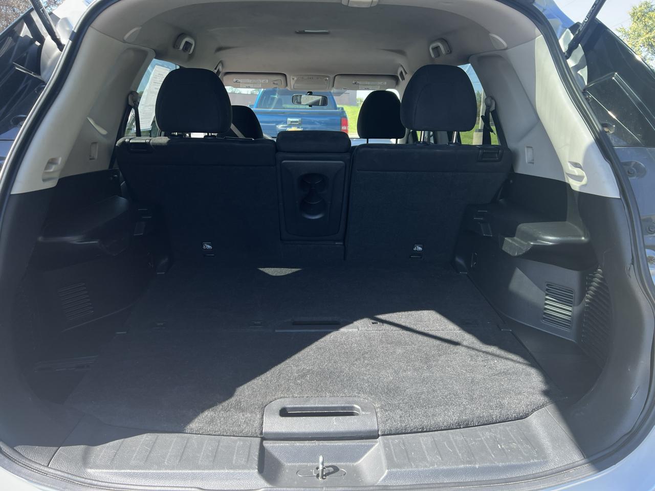 Nissan Rogue FWD 4dr SV 2015