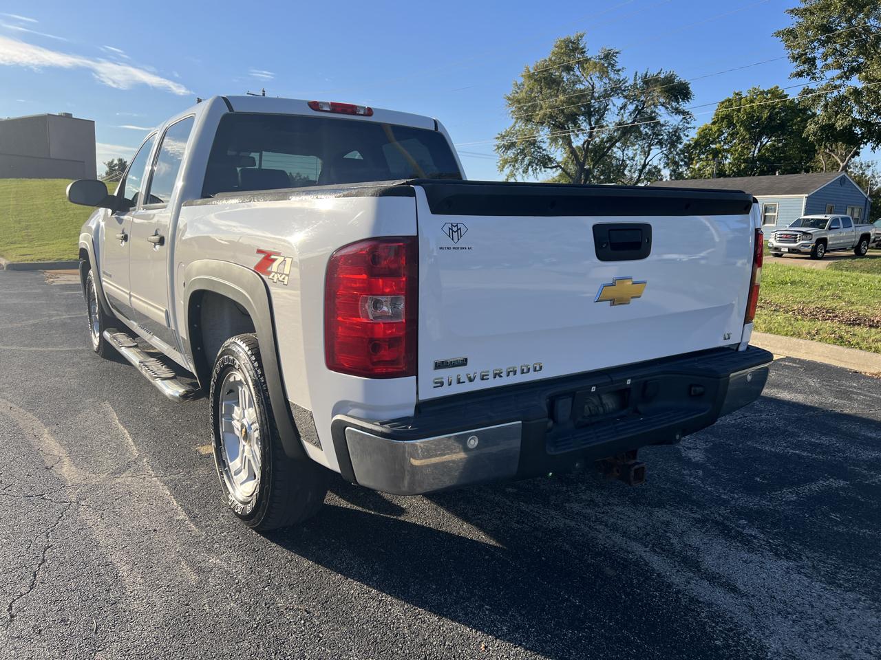Chevrolet Silverado 1500 4WD Crew Cab 143.5" LT 2011