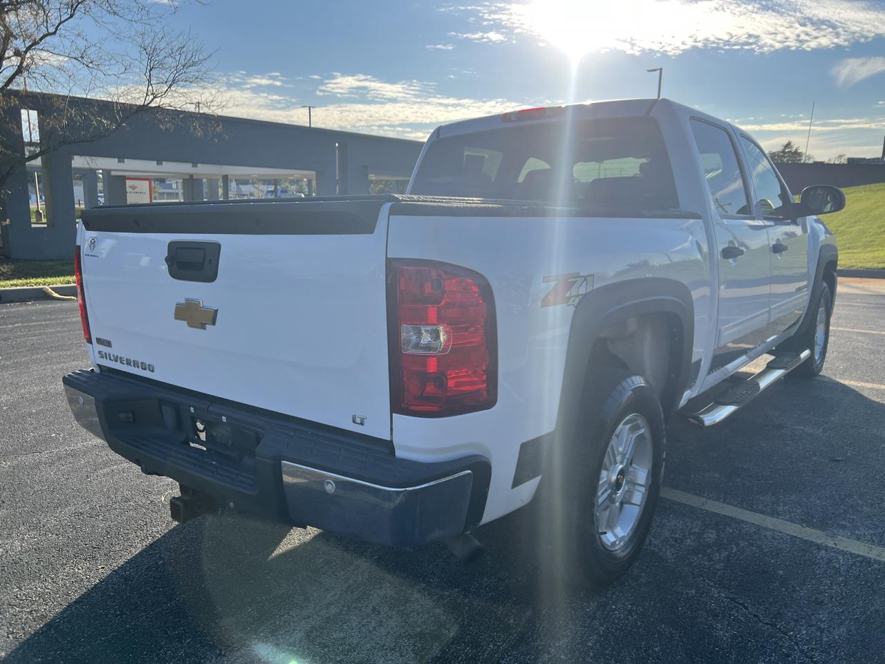 Chevrolet Silverado 1500 4WD Crew Cab 143.5" LT 2011