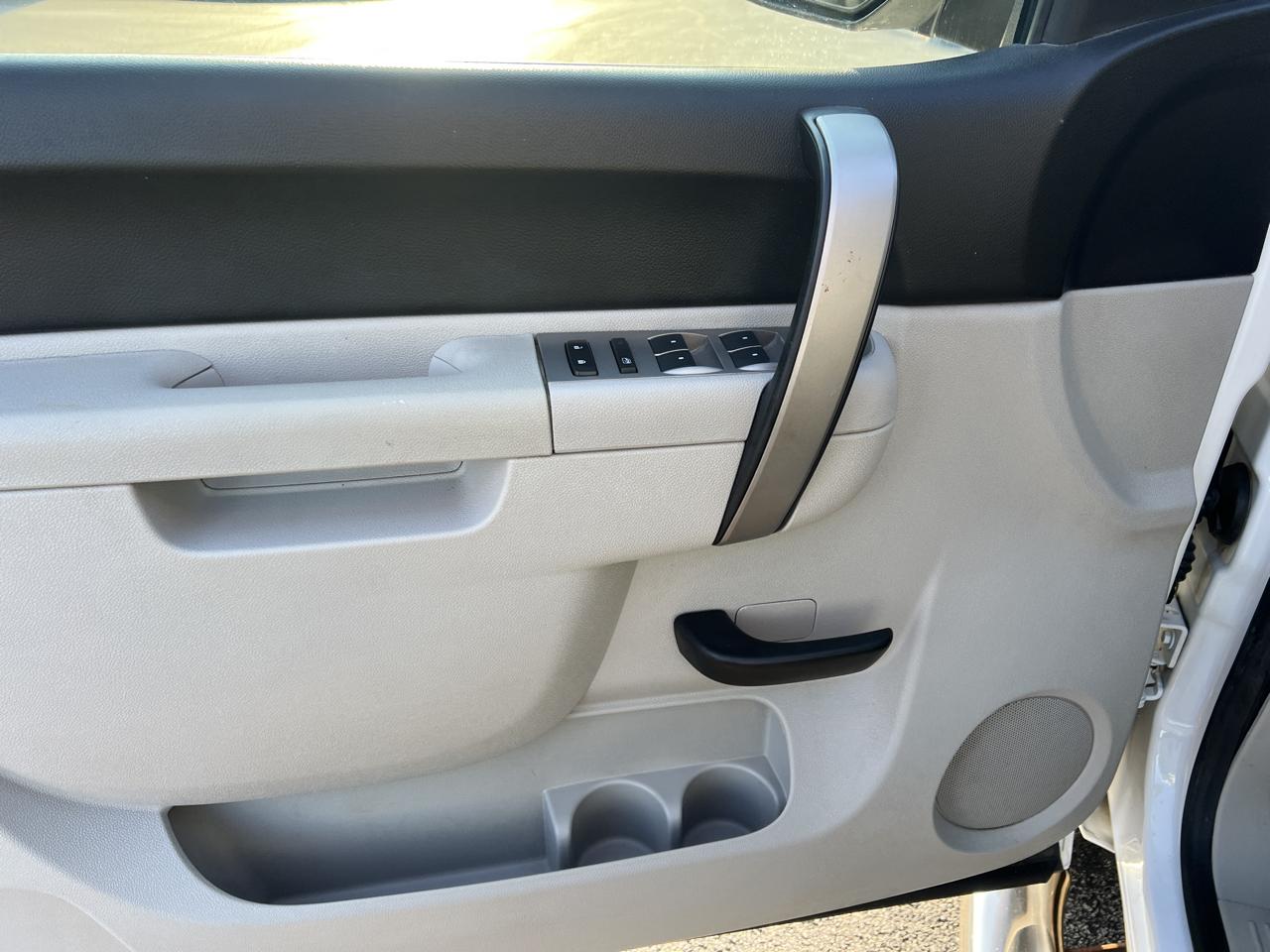 Chevrolet Silverado 1500 4WD Crew Cab 143.5" LT 2011