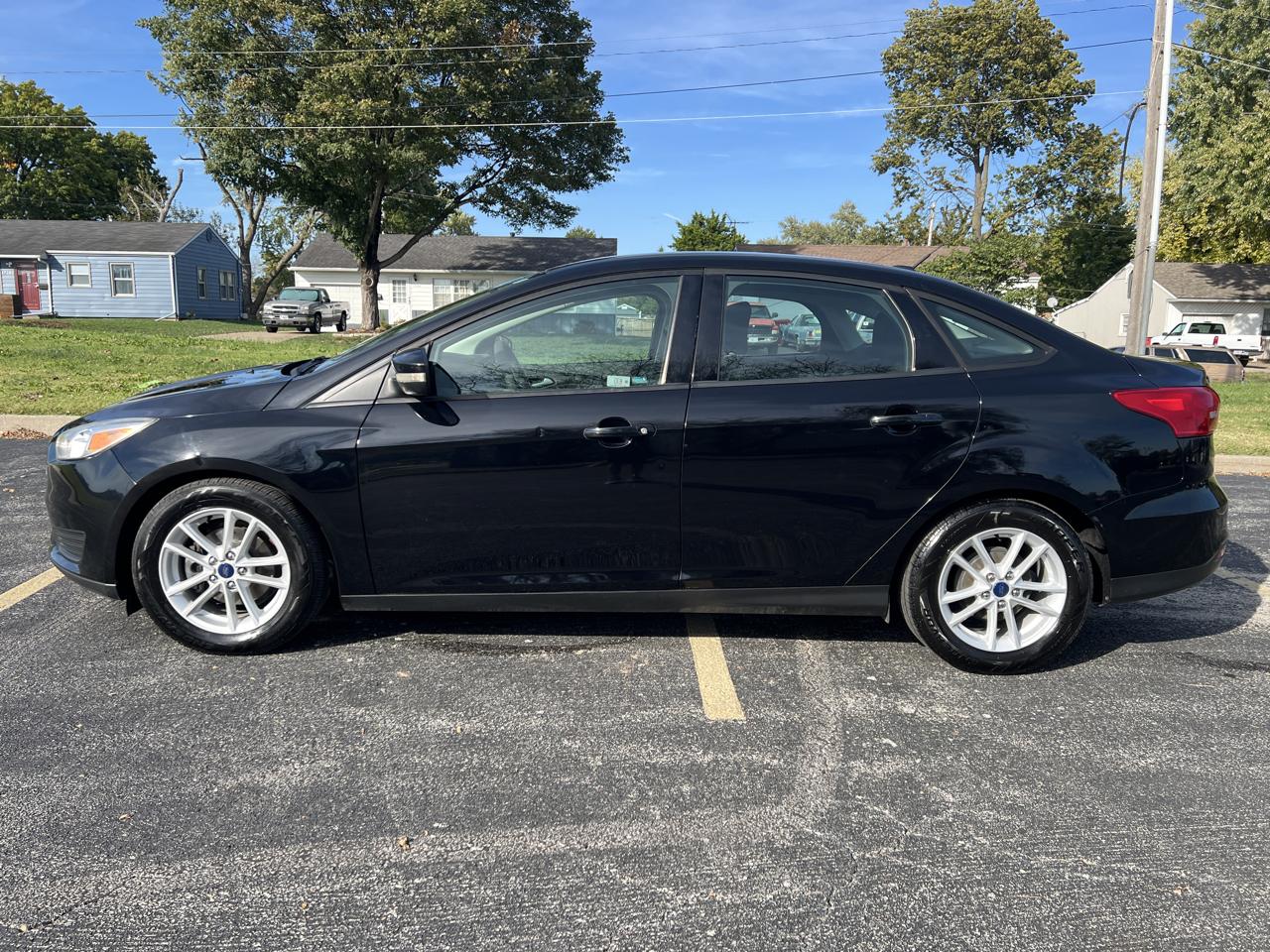 Ford Focus SE Sedan 2017