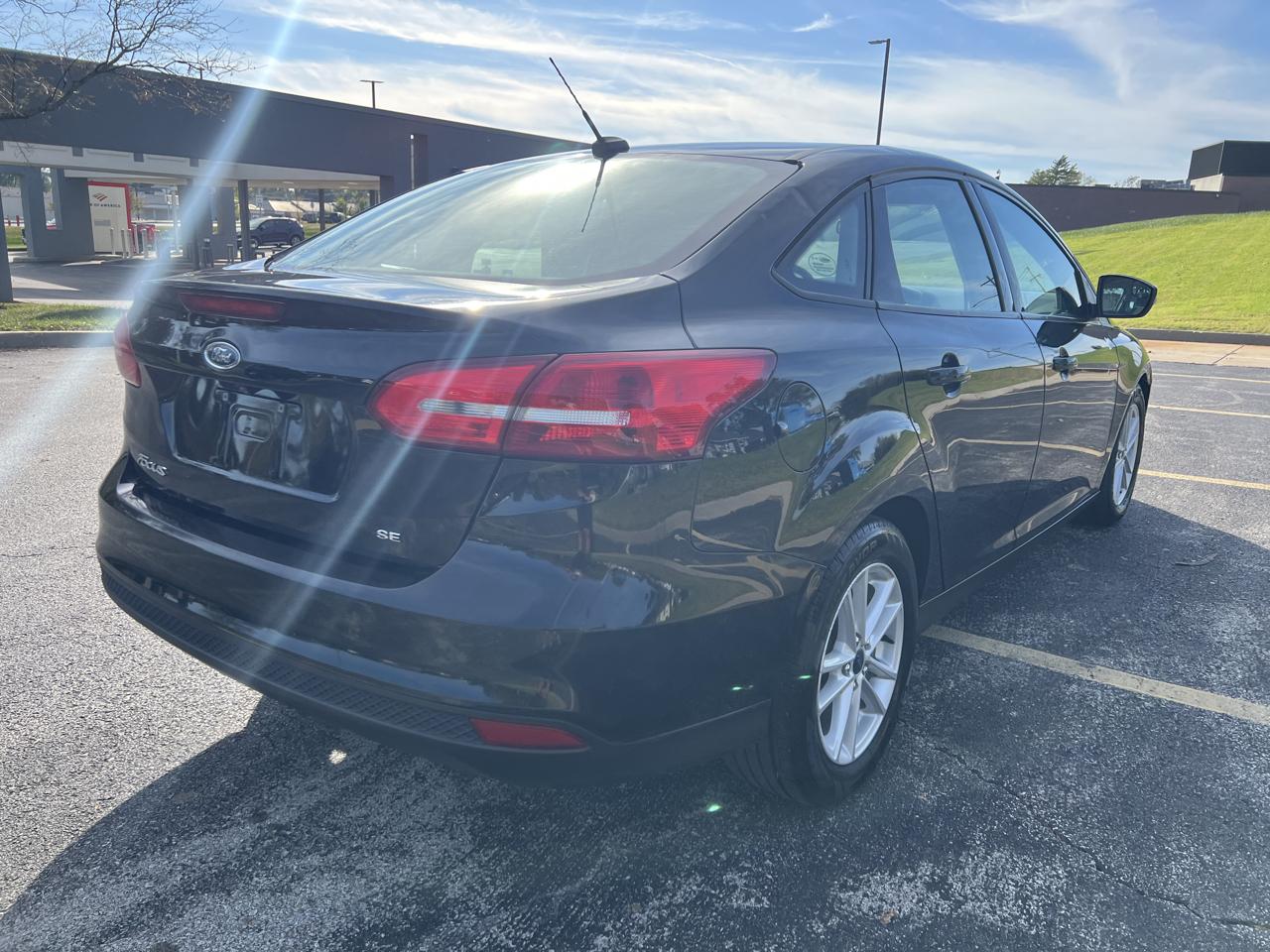 Ford Focus SE Sedan 2017