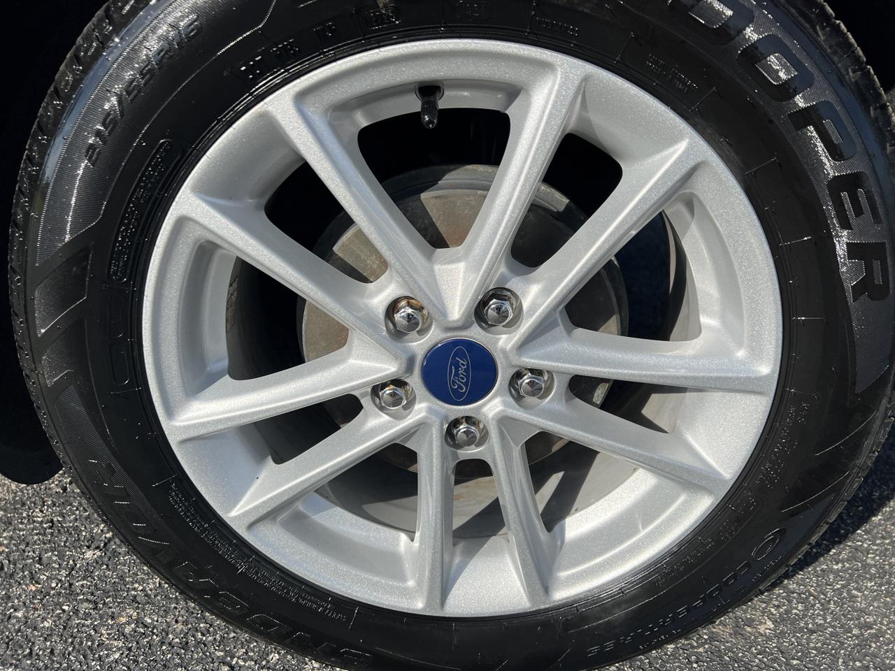 Ford Focus SE Sedan 2017
