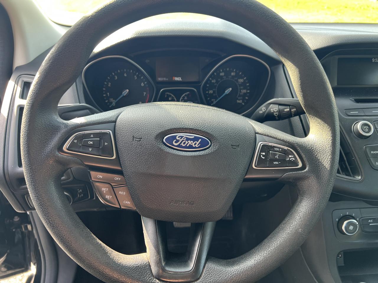 Ford Focus SE Sedan 2017