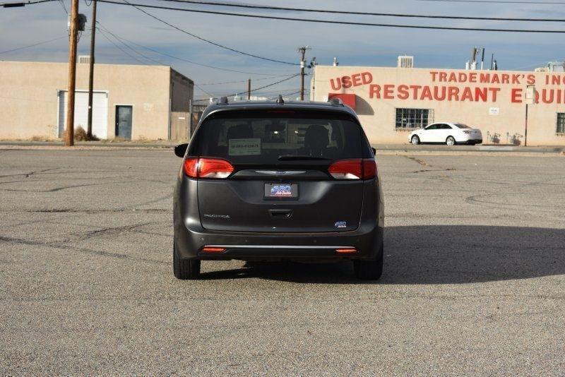 2020 Chrysler Pacifica Touring L - Photo 6