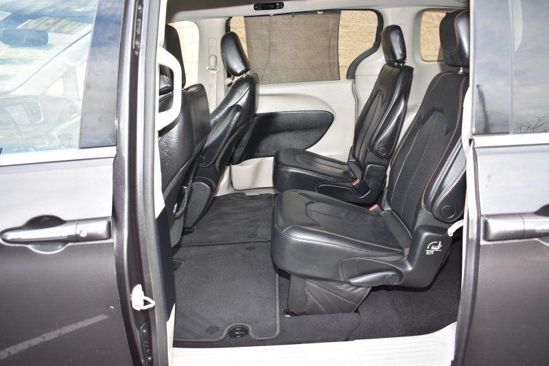 2020 Chrysler Pacifica Touring L - Photo 9