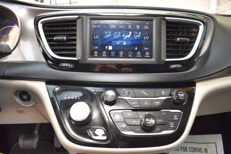 2020 Chrysler Pacifica Touring L - Photo 16