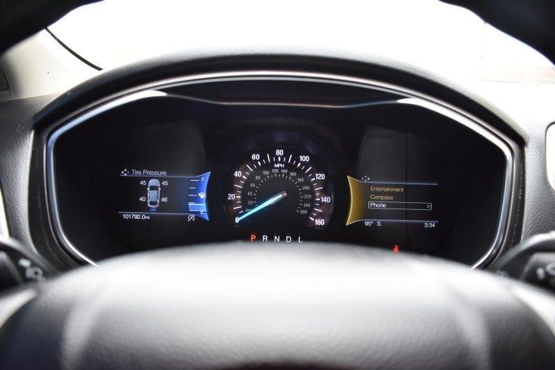 2020 Ford Fusion SE - Photo 14
