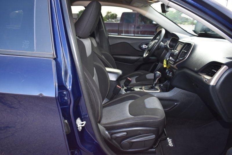 2015 Jeep Cherokee Sport - Photo 11