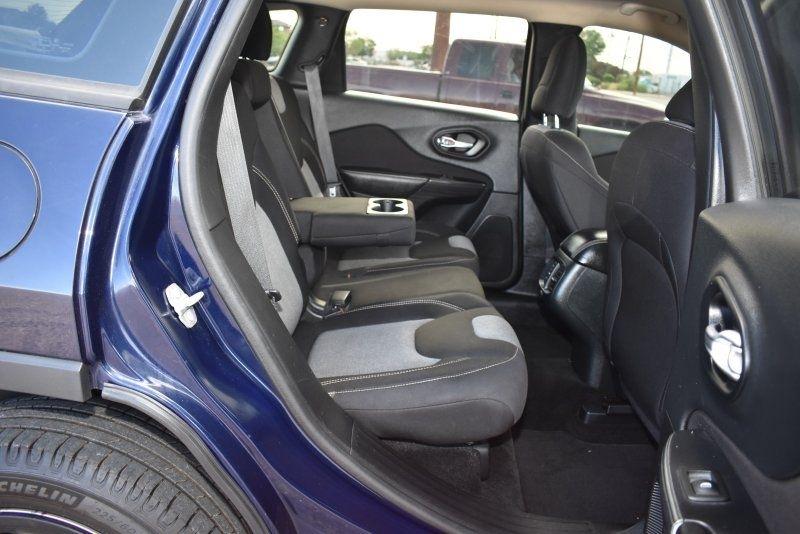 2015 Jeep Cherokee Sport - Photo 12