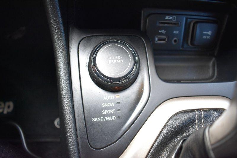 2015 Jeep Cherokee Sport - Photo 16