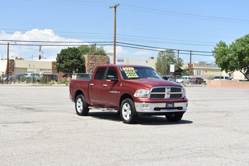 RAM 1500 4WD Crew Cab 140.5" Lone Star 2012