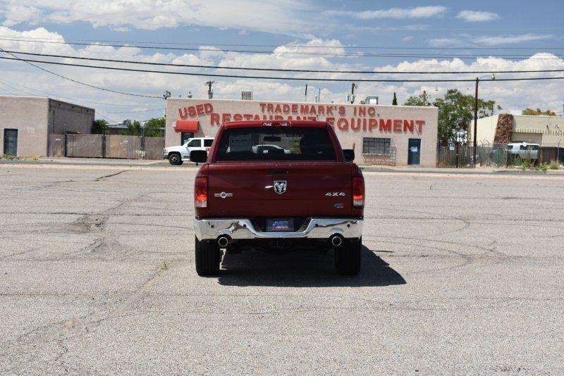 RAM 1500 4WD Crew Cab 140.5" Lone Star 2012