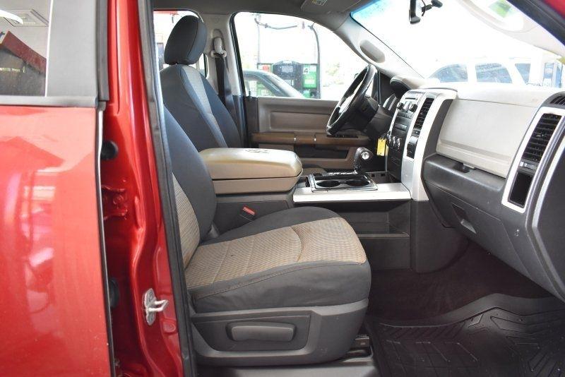 RAM 1500 4WD Crew Cab 140.5" Lone Star 2012
