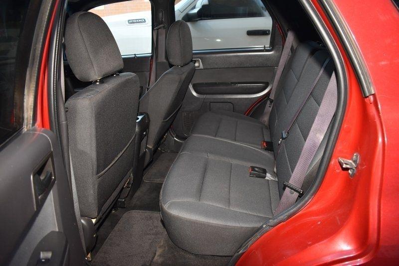 Ford Escape 4WD 4dr XLT 2011