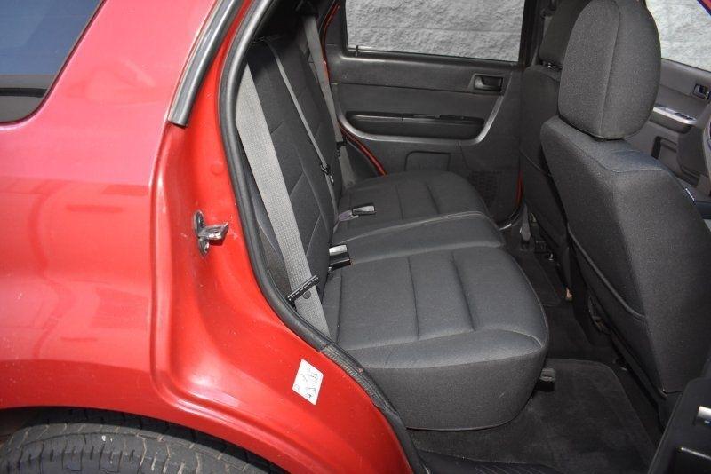 Ford Escape 4WD 4dr XLT 2011