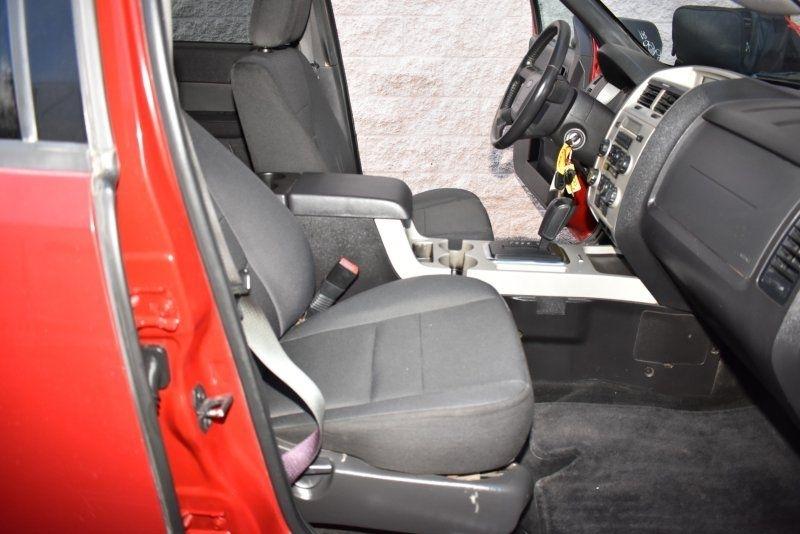 Ford Escape 4WD 4dr XLT 2011