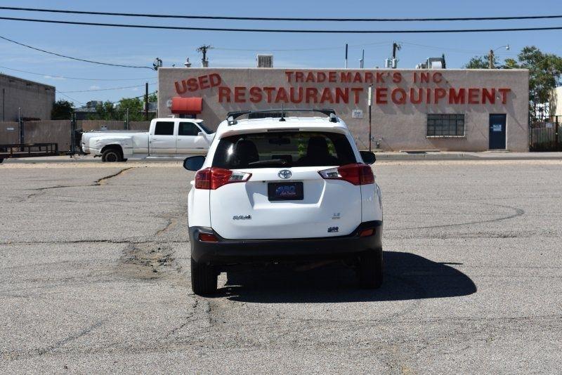 Toyota RAV4 AWD 4dr LE (Natl) 2015