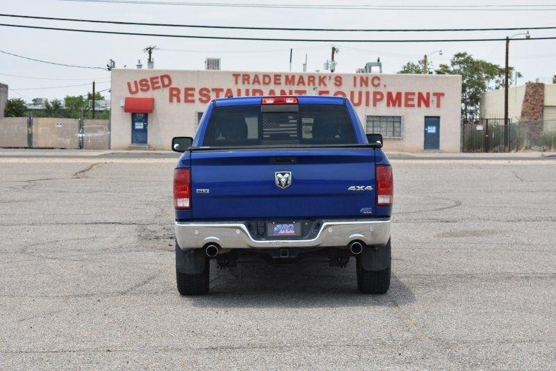 RAM 1500 4WD Crew Cab 140.5" SLT 2017