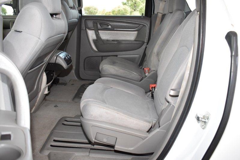 GMC Acadia FWD 4dr SLE w/SLE-2 2016