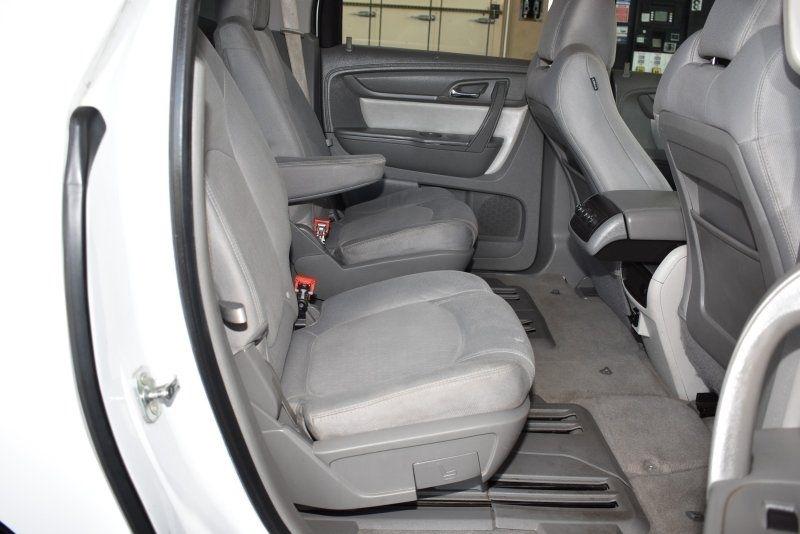 GMC Acadia FWD 4dr SLE w/SLE-2 2016