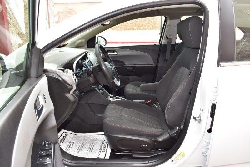 Chevrolet Sonic 4dr Sdn LT 2020
