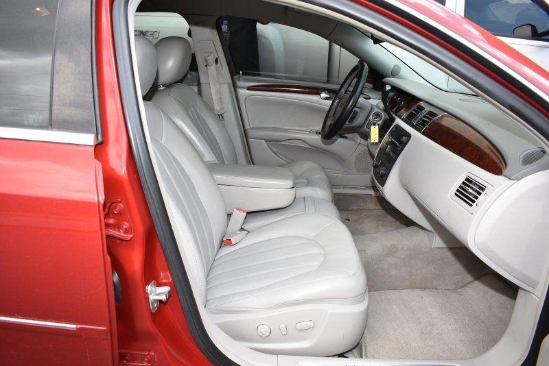 Buick Lucerne 4dr Sdn CXL 2011