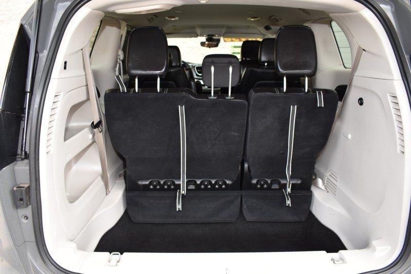 Chrysler Pacifica Touring L FWD 2023
