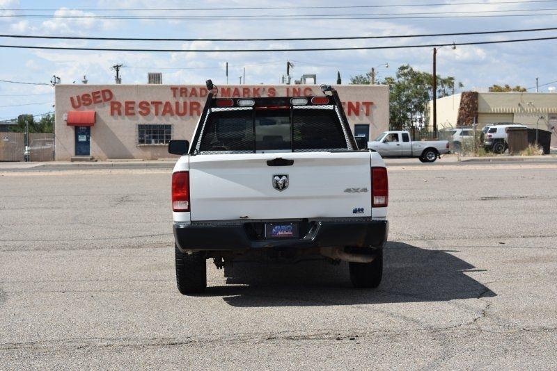 RAM 1500 Classic Tradesman 4x4 Crew Cab 6'4" Box 2019