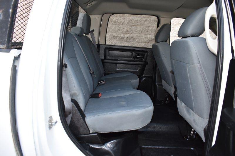 RAM 1500 Classic Tradesman 4x4 Crew Cab 6'4" Box 2019