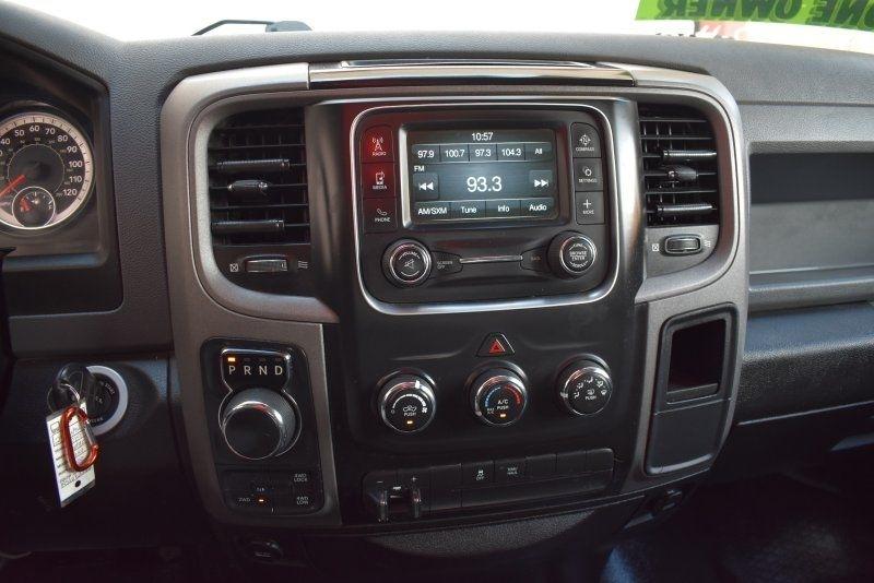 RAM 1500 Classic Tradesman 4x4 Crew Cab 6'4" Box 2019
