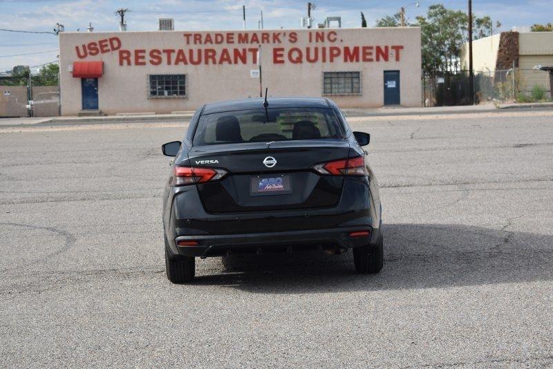 Nissan Versa S CVT 2020