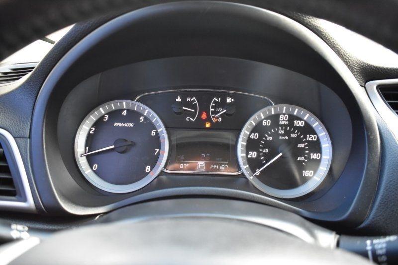 Nissan Sentra 4dr Sdn I4 CVT SV 2015