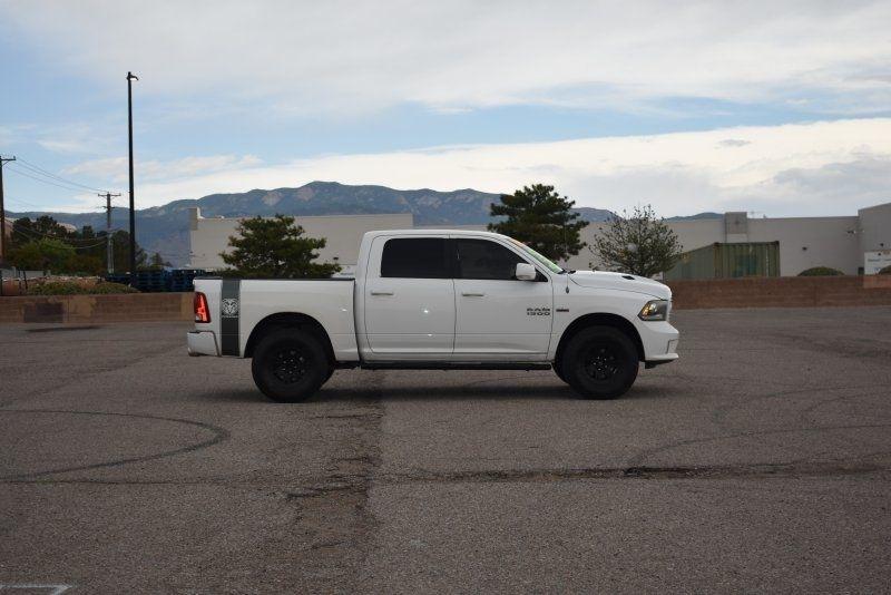 RAM 1500 4WD Crew Cab 140.5" Sport 2014