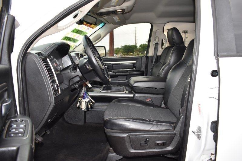 RAM 1500 4WD Crew Cab 140.5" Sport 2014