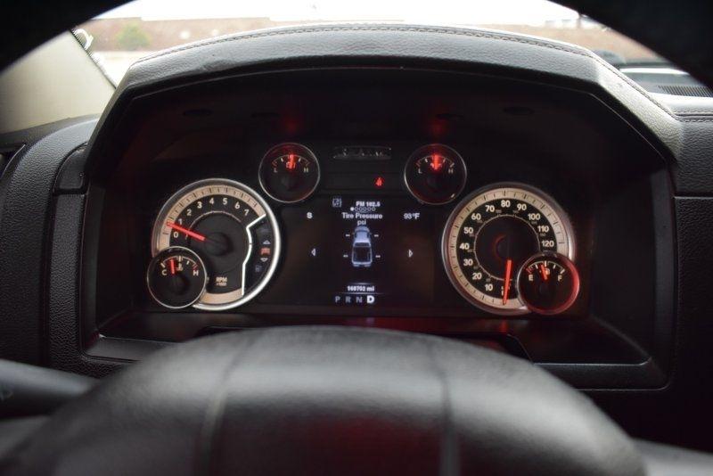 RAM 1500 4WD Crew Cab 140.5" Sport 2014