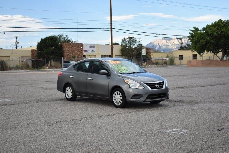 Nissan Versa 4dr Sdn CVT 1.6 S Plus 2016