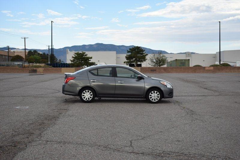 Nissan Versa 4dr Sdn CVT 1.6 S Plus 2016