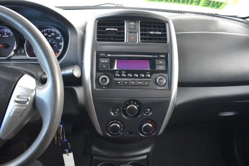 Nissan Versa 4dr Sdn CVT 1.6 S Plus 2016