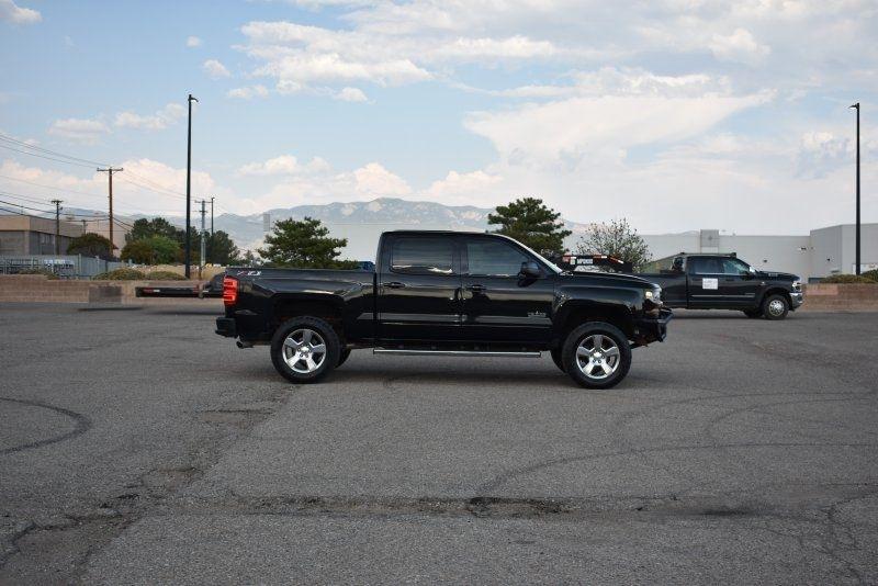 Chevrolet Silverado 1500 4WD Crew Cab 143.5" LT w/2LT 2018