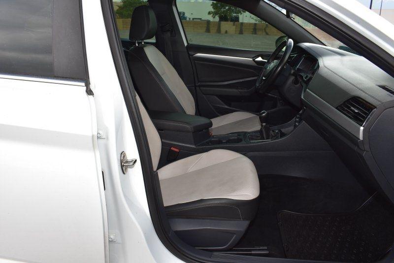 Volkswagen Jetta R-Line Manual w/SULEV 2020