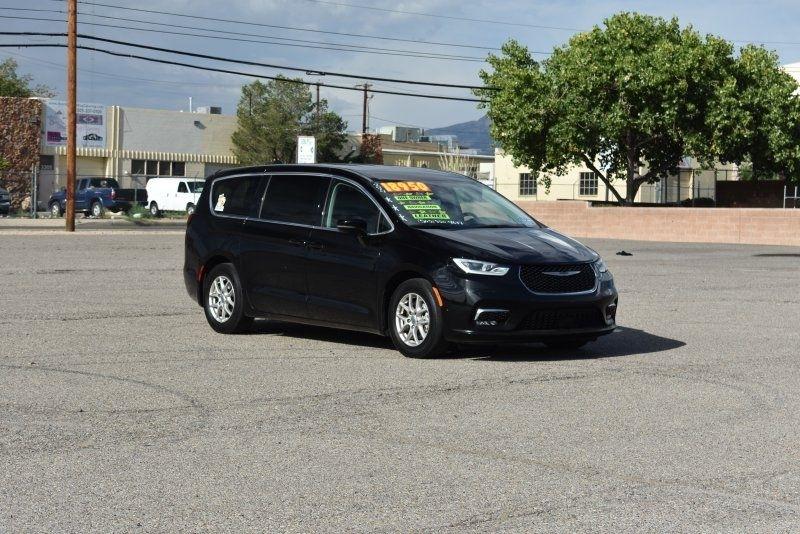 Chrysler Pacifica Touring L FWD 2024