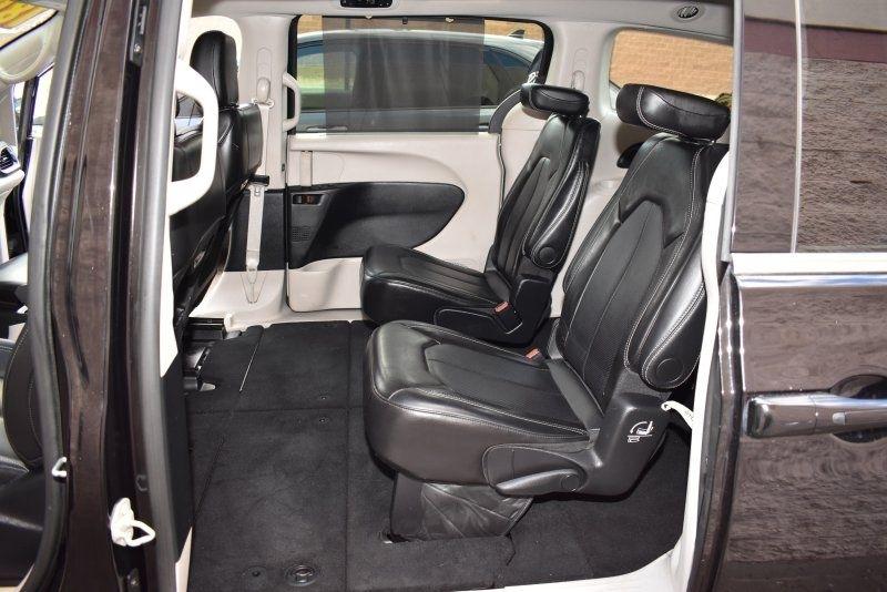 Chrysler Pacifica Touring L FWD 2024