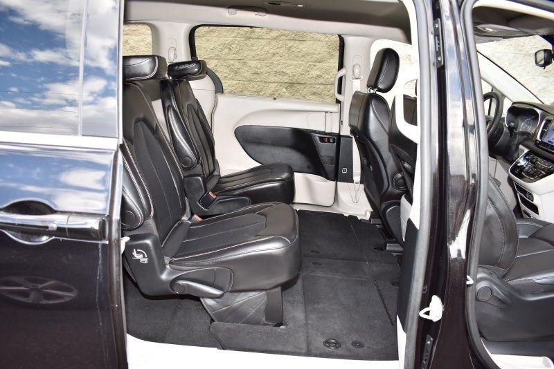 Chrysler Pacifica Touring L FWD 2024